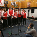 Radio Kielce. Szczypiorniści śpiewali kolędy (17 grudnia 2016) / Piotr Michalski / Radio Kielce