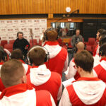 Radio Kielce. Szczypiorniści śpiewali kolędy (17 grudnia 2016) / Piotr Michalski / Radio Kielce