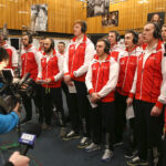 Radio Kielce. Szczypiorniści śpiewali kolędy (17 grudnia 2016) / Piotr Michalski / Radio Kielce