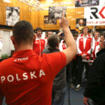 Radio Kielce. Szczypiorniści śpiewali kolędy (17 grudnia 2016) / Piotr Michalski / Radio Kielce