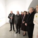 Wiceminister Piotr Gliński na wernisażu wystawy Fair Building (9 grudnia 2016) / Włodzimierz Batóg / Radio Kielce