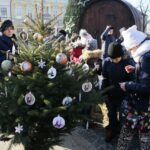 Jarmark Bożonarodzeniowy na kieleckim Rynku (17 grudnia 2016) / Wojciech Habdas / Radio Kielce