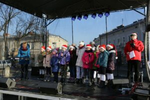 Jarmark Bożonarodzeniowy na kieleckim Rynku (17 grudnia 2016) / Wojciech Habdas / Radio Kielce