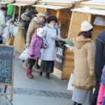 Jarmark Bożonarodzeniowy na kieleckim Rynku (17 grudnia 2016) / Wojciech Habdas / Radio Kielce