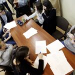 Kielce. Uczniowie gimnazjum nr 7 piszą listy Amnesty International (1 grudnia 2016) / Jarosław Kubalski / Radio Kielce