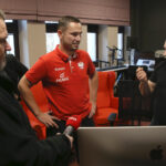 Radio Kielce. Szczypiorniści śpiewali kolędy (17 grudnia 2016) / Piotr Michalski / Radio Kielce