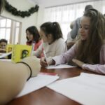 Kielce. Uczniowie gimnazjum nr 7 piszą listy Amnesty International (1 grudnia 2016) / Jarosław Kubalski / Radio Kielce