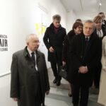 Wiceminister Piotr Gliński na wernisażu wystawy Fair Building (9 grudnia 2016) / Włodzimierz Batóg / Radio Kielce