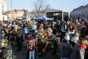 Jarmark Bożonarodzeniowy na kieleckim Rynku (17 grudnia 2016) / Wojciech Habdas / Radio Kielce