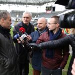 Kielce. Kierownicy drużyn młodzieżowych z wizytą na Kolporter Arena (2 grudnia 2016) / Piotr Michalski / Radio Kielce