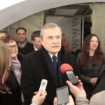 Wiceminister Piotr Gliński na wernisażu wystawy Fair Building (9 grudnia 2016) / Włodzimierz Batóg / Radio Kielce