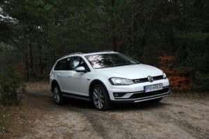 Auto-Formuła. Volkswagen Golf Alltrack / Robert Felczak / Radio Kielce