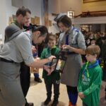 13.12.2016. Betlejemskie Światło Pokoju dotarło do Ostrowca / Radio Kielce