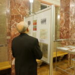 12.12.2016 Kielce. Wernisaż wystawy dotyczącej stanu wojennego w regionie świętokrzyskim i śpiewanie pieśni w WDK. / Wiktor Dziarmaga / Radio Kielce