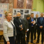 12.12.2016 Kielce. Wernisaż wystawy dotyczącej stanu wojennego w regionie świętokrzyskim i śpiewanie pieśni w WDK. / Wiktor Dziarmaga / Radio Kielce