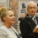 12.12.2016 Kielce. Wernisaż wystawy dotyczącej stanu wojennego w regionie świętokrzyskim i śpiewanie pieśni w WDK. / Wiktor Dziarmaga / Radio Kielce