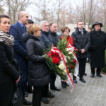 18.12.2016. Odsłonięcie tablicy upamiętniającej Przemysława Gosiewskiego  na budynku Państwowej Wyższej Szkoły Zawodowej w Sandomierzu / Kamil Król / Radio Kielce