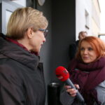 18.12.2016. Odsłonięcie tablicy upamiętniającej Przemysława Gosiewskiego  na budynku Państwowej Wyższej Szkoły Zawodowej w Sandomierzu / Kamil Król / Radio Kielce