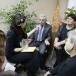 12.12.2016 Kazimierza Wielka. Terenowe studio Radia Kielce. "Choinka pod choinkę". / Jarosław Kubalski / Radio Kielce