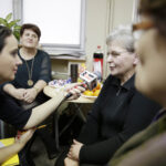 12.12.2016 Kazimierza Wielka. Terenowe studio Radia Kielce. "Choinka pod choinkę". / Jarosław Kubalski / Radio Kielce