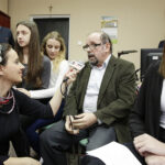 12.12.2016 Kazimierza Wielka. Młodzież z Liceum. im. Marii Curie Skłodowskiej wraz z dyrektorem Włodzimierzem Kruszyńskim / Jarosław Kubalski / Radio Kielce