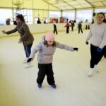 25.12.2016. Stok i lodowisko na stadionie nie przyciągnęły w święta wielu chętnych / Jarosław Kubalski / Radio Kielce
