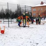 29.12.2016 Ostrowiec. Plac zabaw przy Publicznej Szkole Podstawowej w Denkowie / Radio Kielce