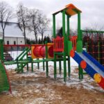 29.12.2016 Ostrowiec. Plac zabaw przy Publicznej Szkole Podstawowej w Denkowie / Radio Kielce