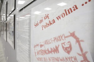 01.12.2016 Kielce. Centrum Edukacyjne IPN. Wystawa "Śni mi się Polska wolna..." / Jarosław Kubalski / Radio Kielce