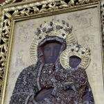 07.12.2016 Lisów. Kościół św. Mikołaja. Nawa boczna z obrazem Matki Boskiej Częstochowskiej. / Jarosław Kubalski / Radio Kielce