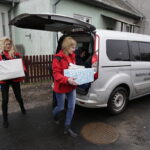 10.12.2016 Ożarów. Szlachetna Paczka od pracowników TVP3 Kielce i Radia Kielce dla rodzeństwa Krystiana i opiekującej się nim Pauliny. / Jarosław Kubalski / Radio Kielce