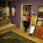 10.12.2016 Ożarów. Szlachetna Paczka od pracowników TVP3 Kielce i Radia Kielce dla rodzeństwa Krystiana i opiekującej się nim Pauliny. / Jarosław Kubalski / Radio Kielce