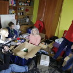 10.12.2016 Ożarów. Szlachetna Paczka od pracowników TVP3 Kielce i Radia Kielce dla rodzeństwa Krystiana i opiekującej się nim Pauliny. / Jarosław Kubalski / Radio Kielce