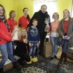 10.12.2016 Ożarów. Szlachetna Paczka od pracowników TVP3 Kielce i Radia Kielce dla rodzeństwa Krystiana i opiekującej się nim Pauliny. / Jarosław Kubalski / Radio Kielce