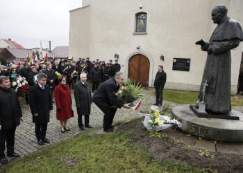11.12.2016 Bodzentyn. Uroczystości nadania patrona św. Jana Pawła II miastu i gminie Bodzentyn. / Jarosław Kubalski / Radio Kielce