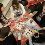 11.12.2016 Kielce. Malowanie bombek w Galerii Echo. / Jarosław Kubalski / Radio Kielce