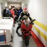 11.12.2016 Kielce. Motocykliści odwiedzili z prezentami  pacjentów w szpitalu dziecięcym. / Jarosław Kubalski / Radio Kielce