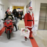 11.12.2016 Kielce. Motocykliści odwiedzili z prezentami  pacjentów w szpitalu dziecięcym. / Jarosław Kubalski / Radio Kielce