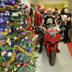 11.12.2016 Kielce. Motocykliści odwiedzili z prezentami  pacjentów w szpitalu dziecięcym. / Jarosław Kubalski / Radio Kielce