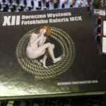 15.12.2016 Ostrowiec Świętokrzyski. "Choinka pod choinkę". Studio  odwiedził Marek Cichosz, zastępca dyrektora MCK w Ostrowcu z prezentami. / Jarosław Kubalski / Radio Kielce