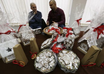 18.12.2016 Ciekoty. Kiermasz świąteczny. / Jarosław Kubalski / Radio Kielce