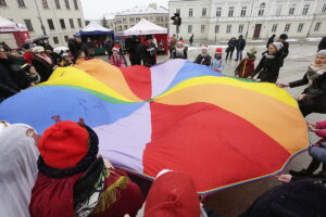 18.12.2016 Kielce. Kiermasz Miłosierdzia zorganizowany przez Caritas i TVP. / Jarosław Kubalski / Radio Kielce