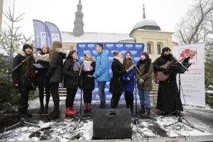 18.12.2016 Kielce. Kiermasz Miłosierdzia zorganizowany przez Caritas i TVP. / Jarosław Kubalski / Radio Kielce