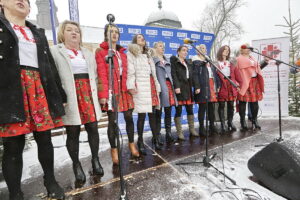 18.12.2016 Kielce. Kiermasz Miłosierdzia zorganizowany przez Caritas i TVP. / Jarosław Kubalski / Radio Kielce