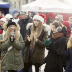 18.12.2016 Kielce. Kiermasz Miłosierdzia zorganizowany przez Caritas i TVP. / Jarosław Kubalski / Radio Kielce