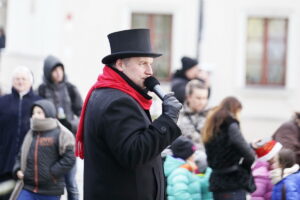 18.12.2016 Kielce. Kiermasz Miłosierdzia zorganizowany przez Caritas i TVP. / Jarosław Kubalski / Radio Kielce