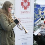 18.12.2016 Kielce. Kiermasz Miłosierdzia zorganizowany przez Caritas i TVP. / Jarosław Kubalski / Radio Kielce