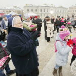 18.12.2016 Kielce. Kiermasz Miłosierdzia zorganizowany przez Caritas i TVP. / Jarosław Kubalski / Radio Kielce