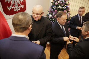 21.12.2016 Kielce. Spotkanie opłatkowe wojewody z dziennikarzami. / Jarosław Kubalski / Radio Kielce