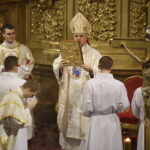 25.12.2016 Kielce. Katedra. Pasterka. Mszę poprowadził biskup Jan Piotrowski. / Jarosław Kubalski / Radio Kielce